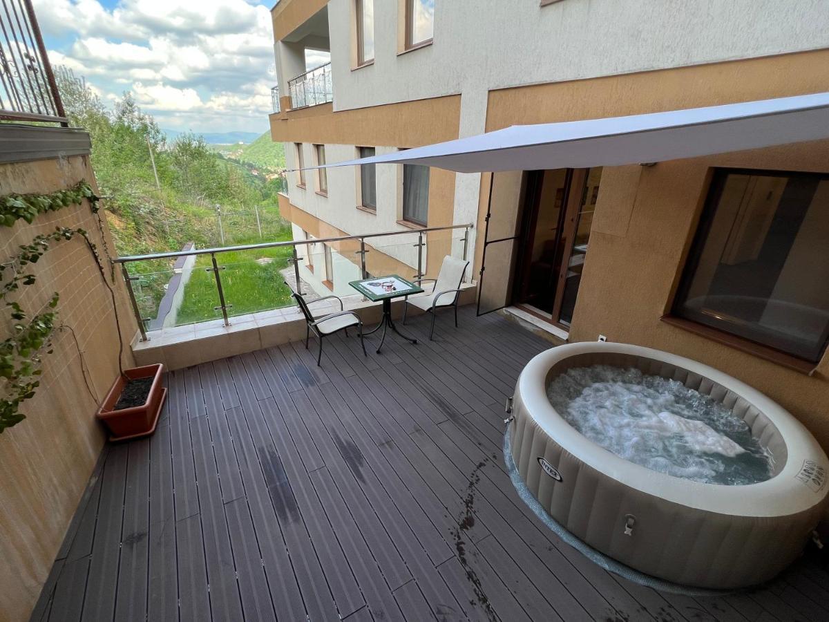 Coroni Studio With Jacuzzi Brasov Luaran gambar