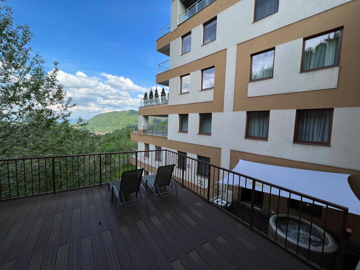 Coroni Studio With Jacuzzi Brasov Luaran gambar